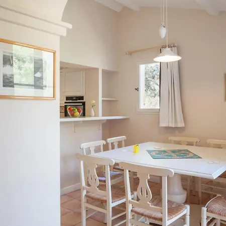 Les Restanques 2p4/5p Std Apartman *